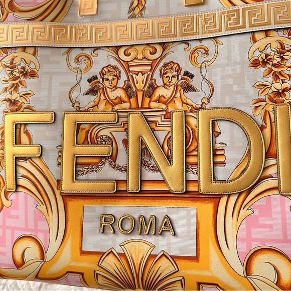 FENDI FENDACE SUNSHINE LEATHER TOTE
Fendi X Versace - Picture 7 of 9